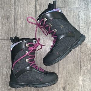 Women’s DC Snowboard Boots - Size 7.5
